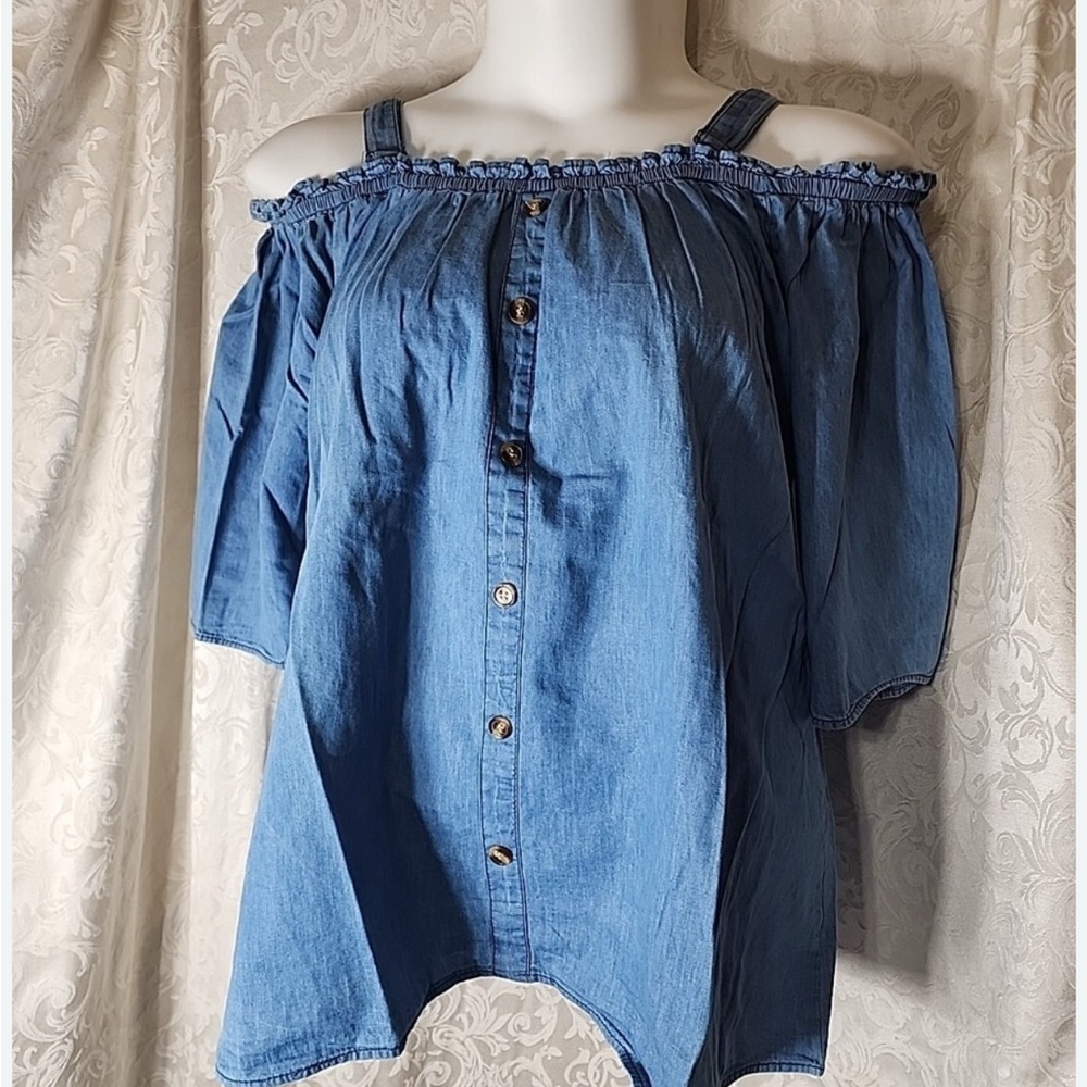 Speed Limit Women's Off-Shoulder Denim Top